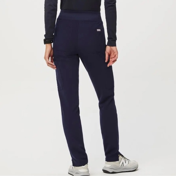 Figs Women’s Yola Scrub Pants, Size: M, Color: Navy - Picture 2 of 6